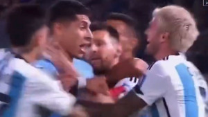 Urugvaj šokirao Argentinu, Messi se tukao i davio protivnika, ovakvog ga nikada nismo vidjeli