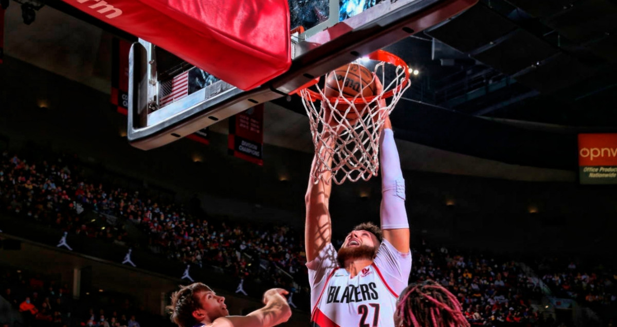 Jusuf Nurkić uništio Lakerse pod košem Jusuf Nurkić uništio Lakerse pod košem