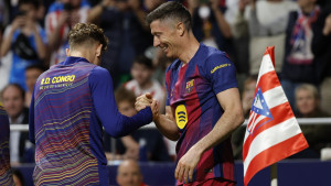 Lewandowski se očajno nudi posrnulom velikanu: "Uzmite mene"