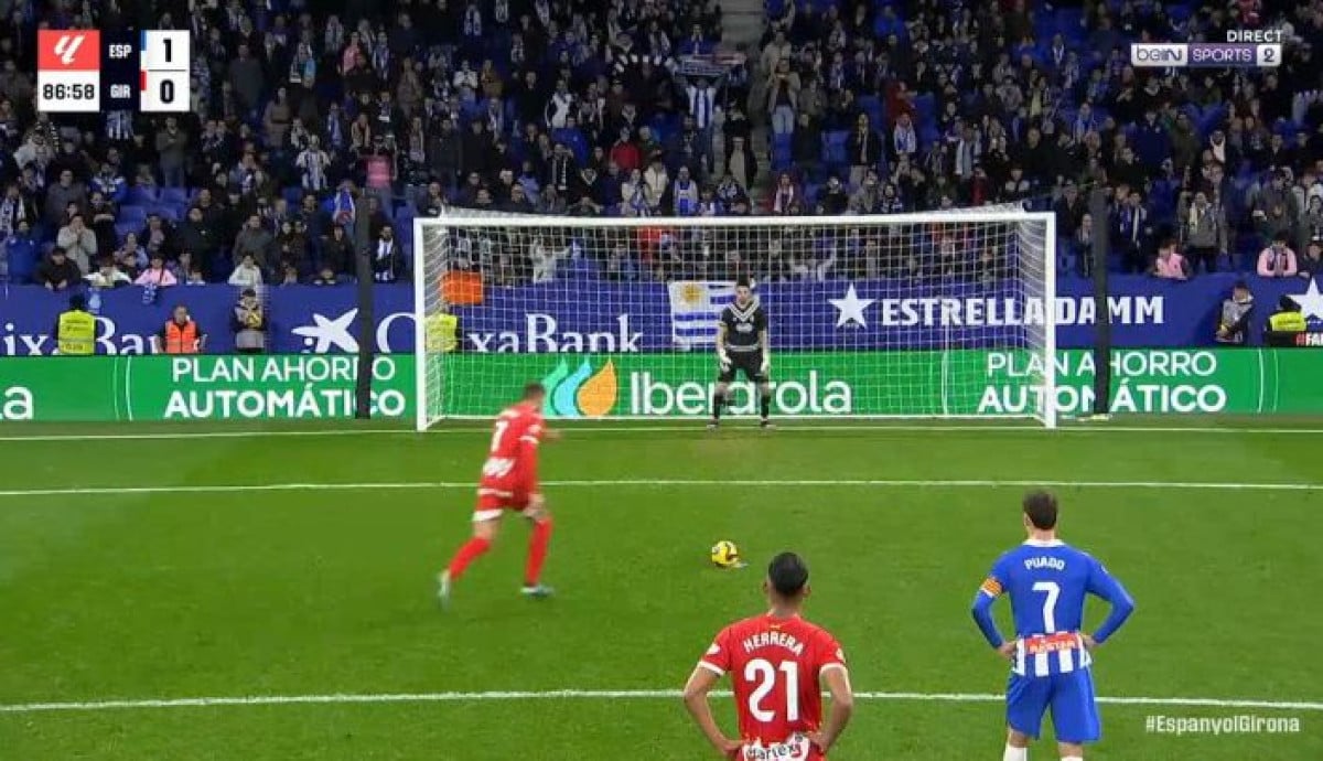 U Španiji je sinoć viđena najčudnija panenka ikad: Zabio je gol, pa se izvinjavao navijačima