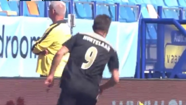 Rijetko viđeno: Klaas-Jan Huntelaar je jači i od VAR-a!