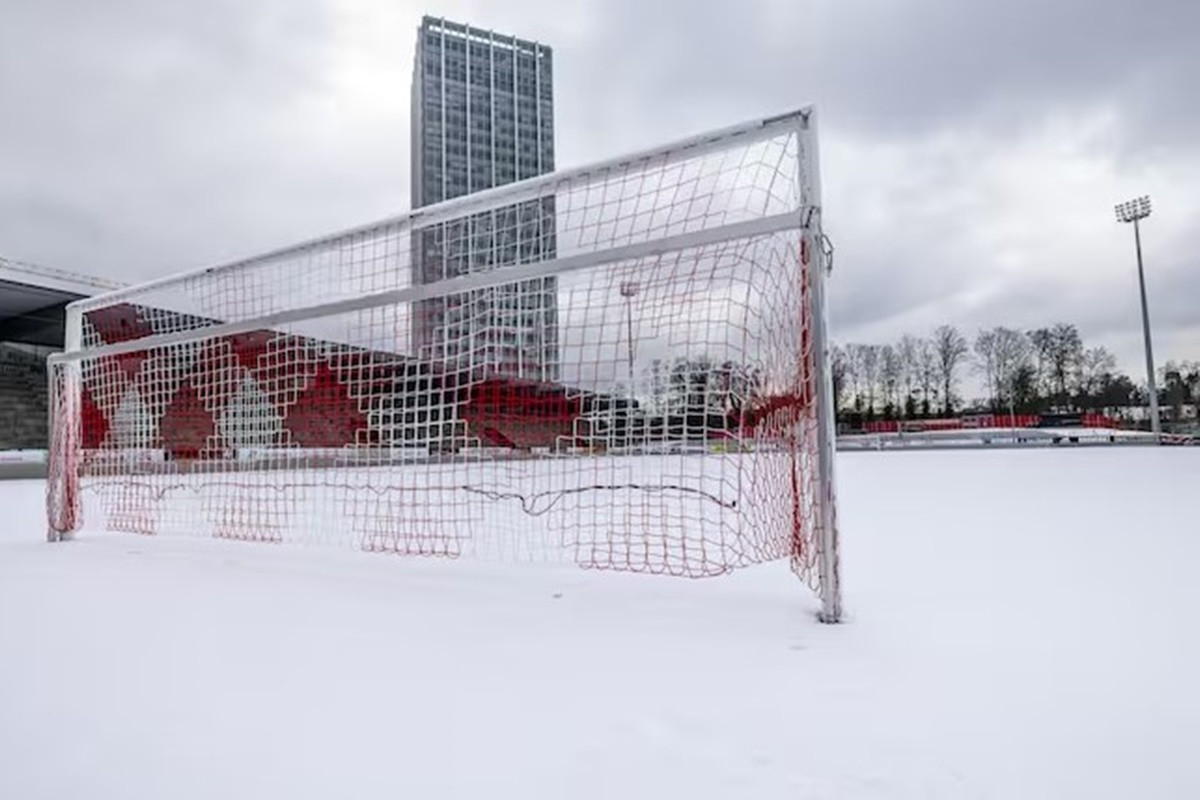 Nije samo Bayern u problemu: Zbog snijega odgođena još jedna utakmica! 