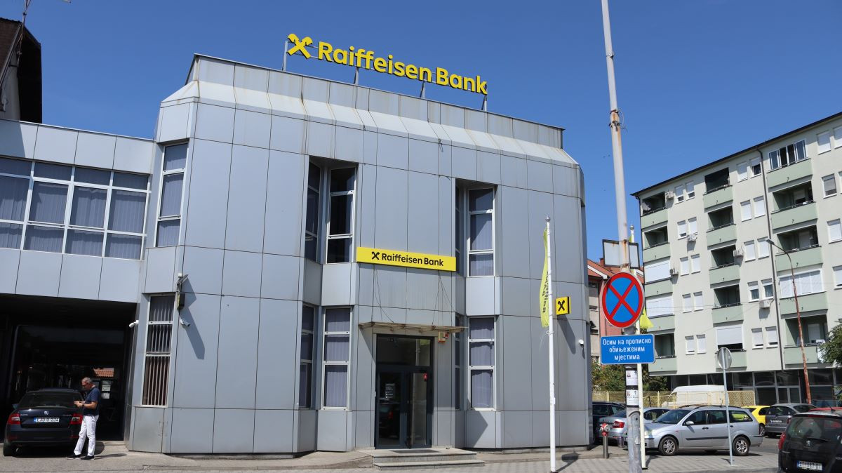 Raiffeisen banka u Bijeljini još bolja i savremenija Raiffeisen banka u Bijeljini još bolja i savremenija