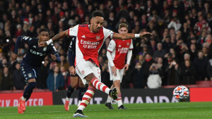 U Arsenalu ga već otpisali, a on bi mogao sada napraviti transfer karijere