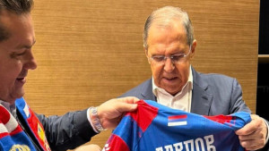 Sergej Lavrov dobio dres banjalučkog Borca prije utakmice između Rusije i Srbije