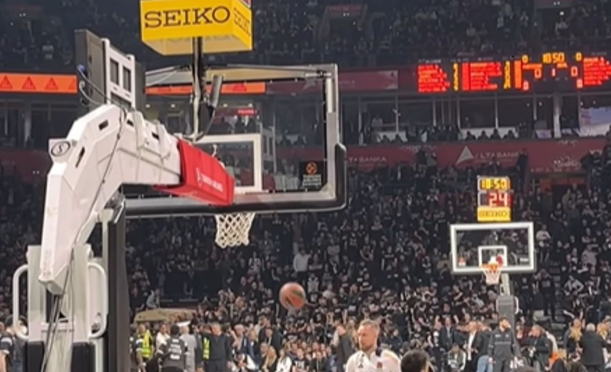 Musa i Hezonja izveli "čarolije" u Beogradu i pokupili ovacije Grobara Musa i Hezonja izveli "čarolije" u Beogradu i pokupili ovacije Grobara