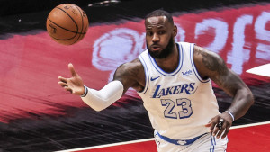 James ubacio 46 poena Clevelandu, Luka Dončić briljirao u porazu Dallasa