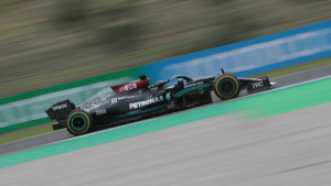 Hamilton osvojio pol poziciju, ali će startati daleko od prvog mjesta