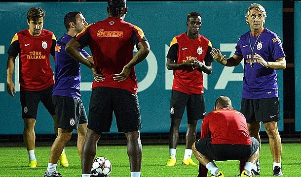 Mancini se upoznavao s igračima Galate