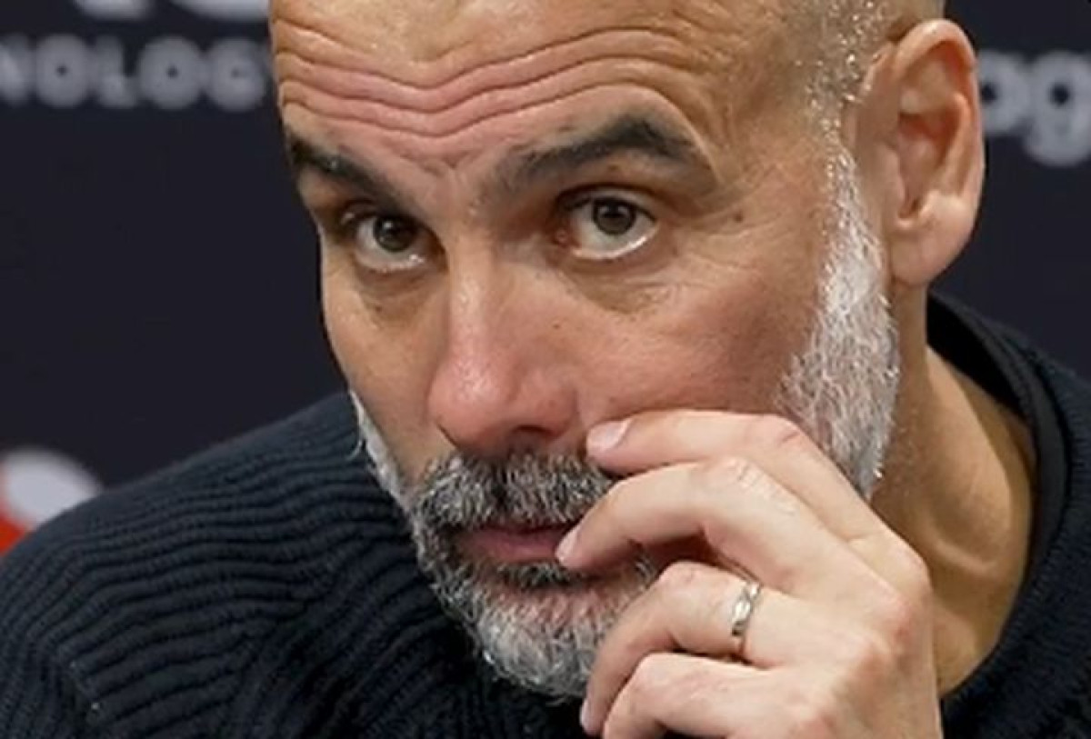 Pep javno ponizio još jednog igrača Cityja, mijenja mu poziciju : "Nije toliko bistar da igra tu" Pep javno ponizio još jednog igrača Cityja, mijenja mu poziciju : "Nije toliko bistar da igra tu"