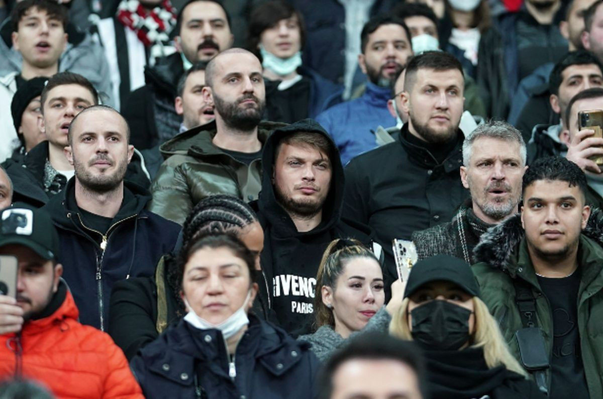 Najveći skandal Adema Ljajića, nazvao je oca i pitao šta da radi: "Sine, sagni glavu da..." Najveći skandal Adema Ljajića, nazvao je oca i pitao šta da radi: "Sine, sagni glavu da..."