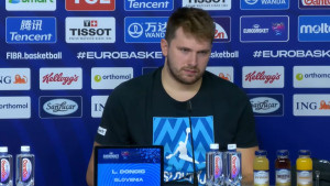 Dončića iznerviralo pitanje novinara, pogledom je sve rekao