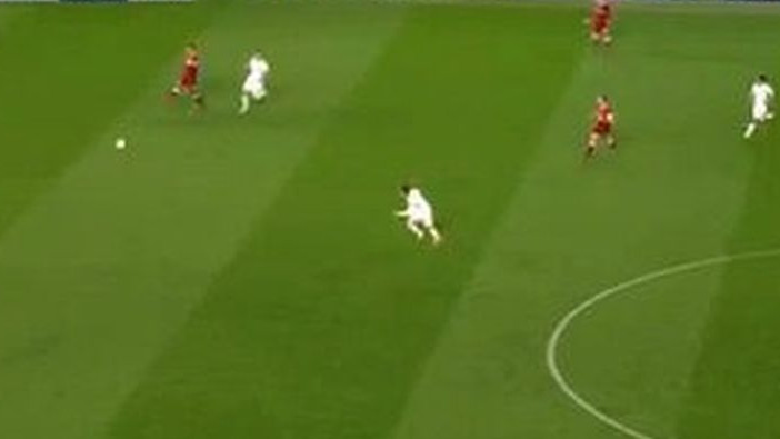 Salah za Manea, Roma na koljenima