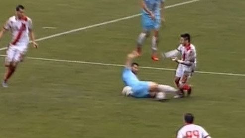 Filipović pokazao posjekotinu na nozi i poručio: Nije penal, nije!