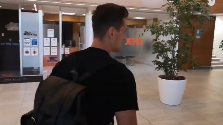 Milik odletio za Švicarsku, njegova koljena mogu biti jedina prepreka za Džekin transfer