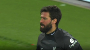 Gori i od Courtoisa: Alisson se na Anfieldu obrukao za sva vremena 