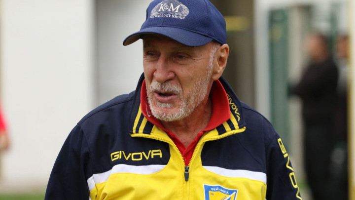 Nikola Nikić svom igraču: "Šta je ovo, Ćosa, sudiju driblaš"