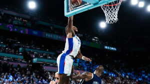 Potez karijere Yabuselea: Veliki LeBron James je završio na posteru!
