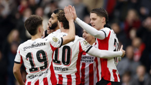 Esmir Bajraktarević je vruća roba, ali sada je stigao hladan tuš iz PSV