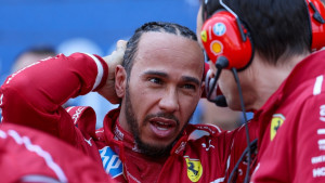 Hamilton gubi živce, Ferrari gubi tlo pod nogama: "Oni se samo vrte u krug"
