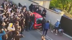 Ludnica u Parizu: Navijači lično odlučili Neymara otjerati iz kluba, došli su mu ispred kuće