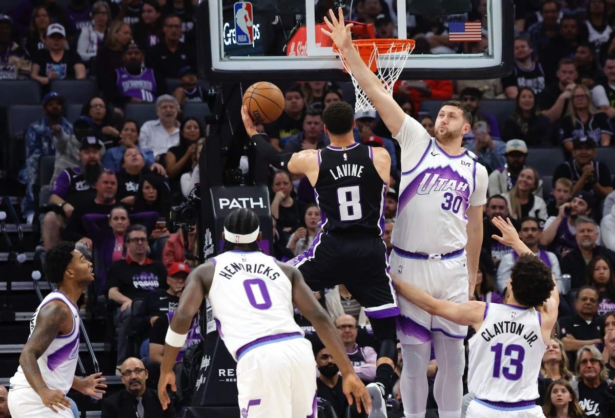 Nurkić dijelio asistencije u Jokićevom stilu, malo mu nedostajalo do triple-doublea!