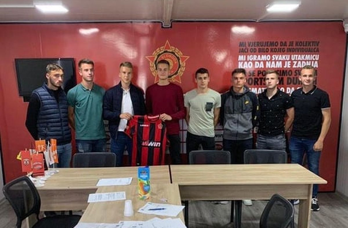 Mladi fudbaleri Slobode na Tušnju potpisali nove ugovore
