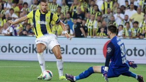 Fenerbahče slavio, ali Jose Mourinho se mogao žestoko pokajati zbog Edina Džeke na klupi!