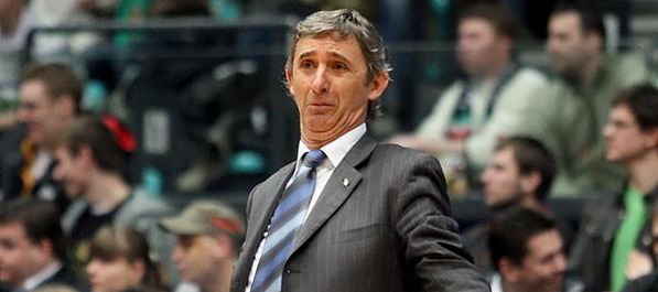 Pešić i zvanično na klupi Crvene zvezde Pešić i zvanično na klupi Crvene zvezde
