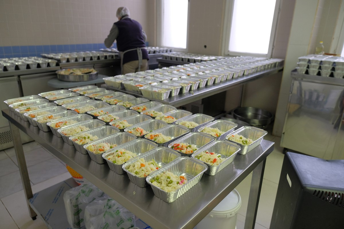 Giving Friday: Uz podršku kupaca dm osigurao 8.150 obroka u narodnim kuhinjama širom BiH