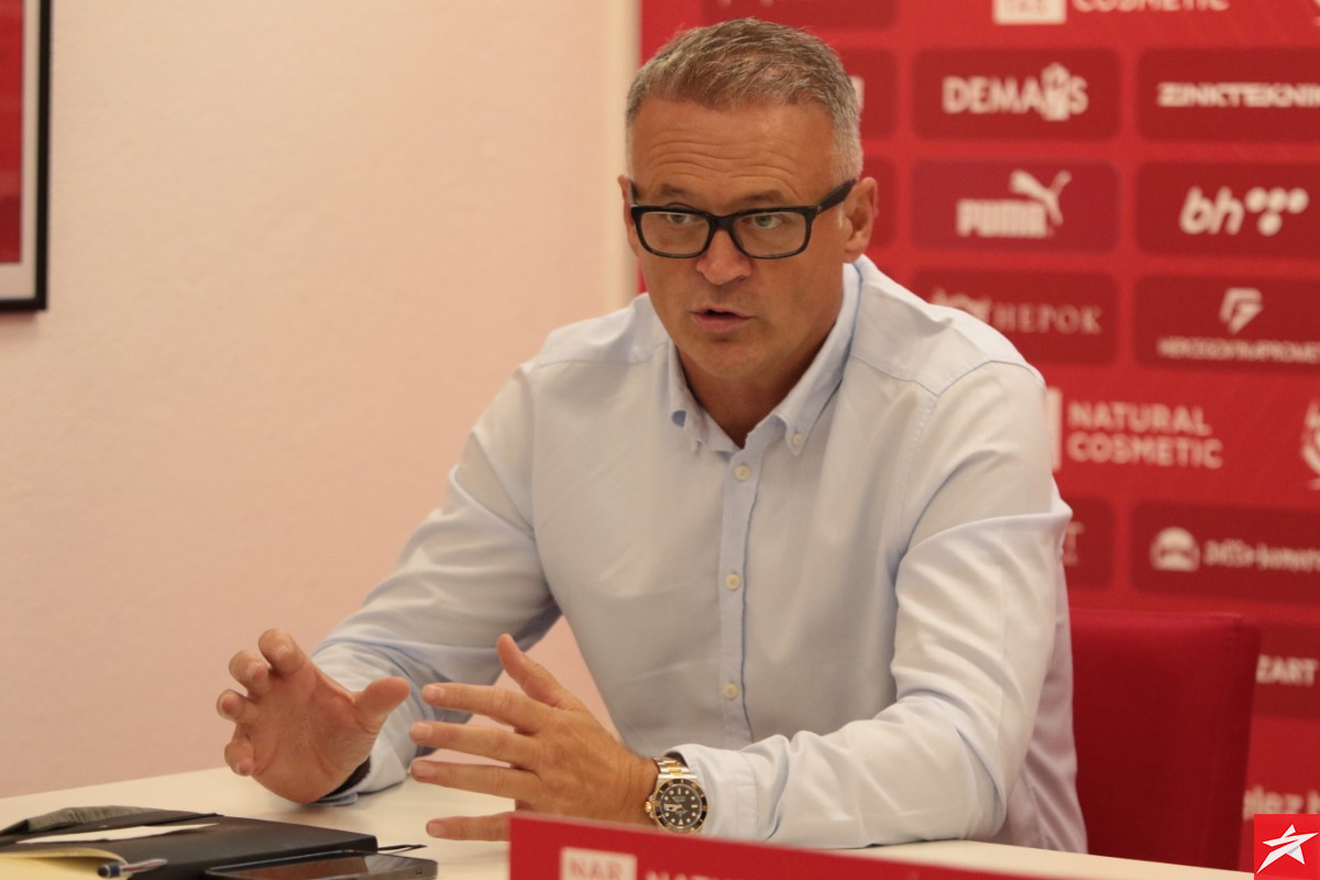 Buz predstavljen u Veležu: Bio sam dječak kada sam gledao ovaj klub u Kup UEFA, to je sudbina