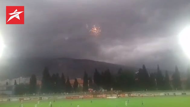 U Mostaru se slavi titula: Vatromet obasjao nebo iznad stadiona