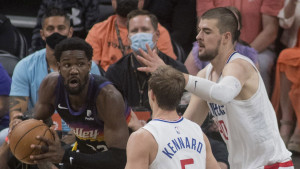 Ayton nestvarnim zakucavanjem preko Zubca donio pobjedu Phoenix Sunsima protiv LA Clippersa