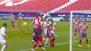Navijači Reala bijesni što im nije dosuđen penal protiv Atletica