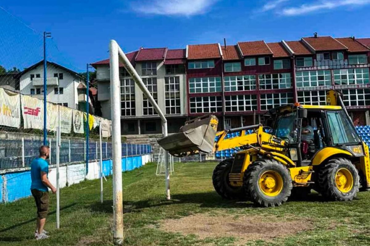 Bageri stigli na još jedan bh. stadion: Uskoro dolazi kraj dugogodišnjim mukama Bageri stigli na još jedan bh. stadion: Uskoro dolazi kraj dugogodišnjim mukama