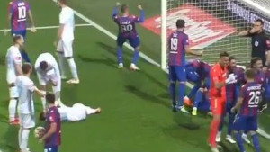 Haos na Rujevici: Gol u 98. minuti za pobjedu Hajduka, nakon meča nokautiran navijač Rijeke!