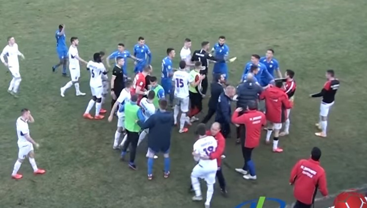 Nevjerovatne scene iz Srbije: Bh. nogometaš golom sve 'zakuhao', na terenu kasnije pravi obračun