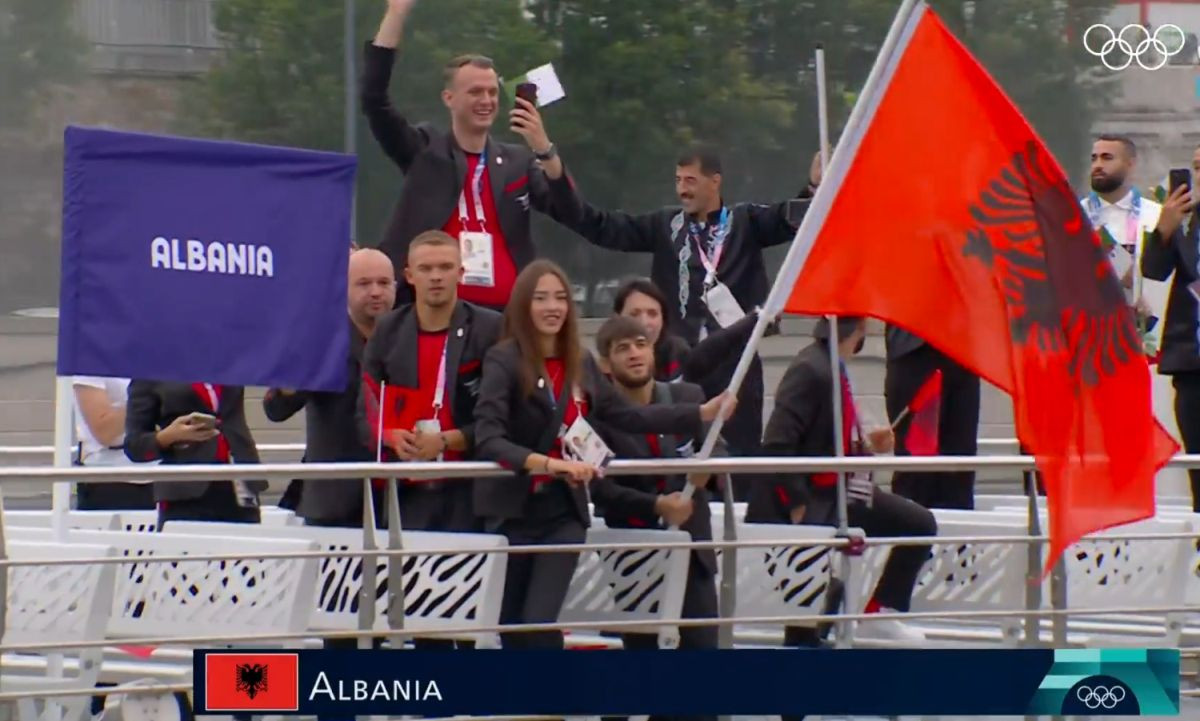 Skandal na otvorenju Olimpijade zbog zastave Albanije: "Nevjerovatno, apsurdno i sramotno!" Skandal na otvorenju Olimpijade zbog zastave Albanije: "Nevjerovatno, apsurdno i sramotno!"