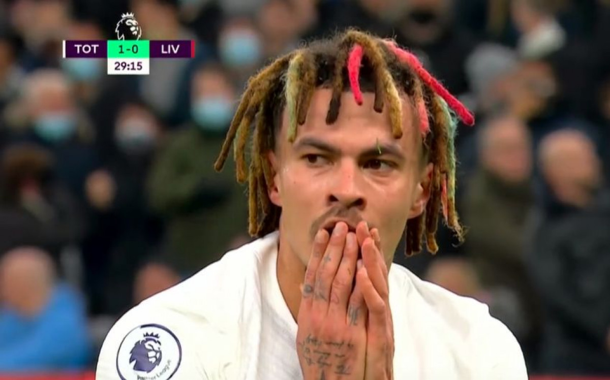 Navijači Tottenhama krenuli slaviti gol, a onda ih je Alisson "rasplakao" Navijači Tottenhama krenuli slaviti gol, a onda ih je Alisson "rasplakao"