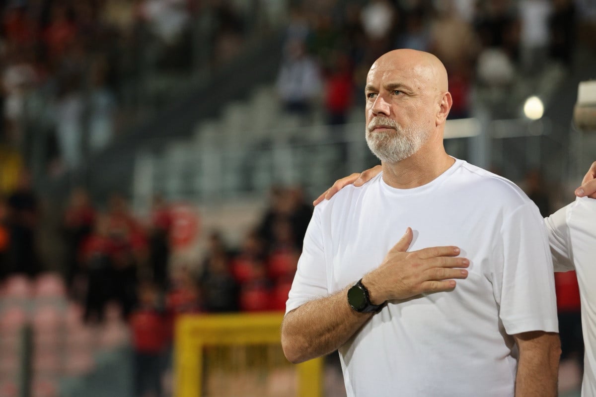 Barbarez za Rumune ima tri velika problema i mjesec dana da pronađe rješenje za njih! Barbarez za Rumune ima tri velika problema i mjesec dana da pronađe rješenje za njih!