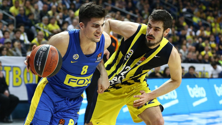 Bolan poraz Fenerbahcea: desetkovani Maccabi slavio u Istanbulu