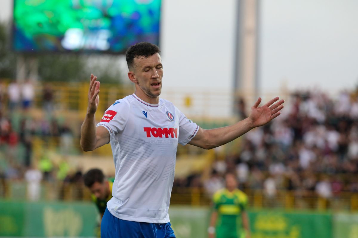 Ne smiruje se skandal u Splitu: Perišić se oglasio nakon što ga je Gattuso izbacio iz ekipe Hajduka! Ne smiruje se skandal u Splitu: Perišić se oglasio nakon što ga je Gattuso izbacio iz ekipe Hajduka!