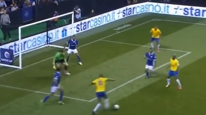 Rivaldo pokušao rabonu i obrukao se Rivaldo pokušao rabonu i obrukao se