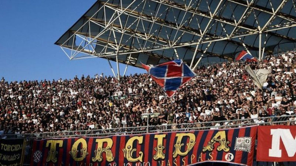 Žestoko je u Splitu: Torcida uputila posljednje upozorenje čelnicima Hajduka! Žestoko je u Splitu: Torcida uputila posljednje upozorenje čelnicima Hajduka!