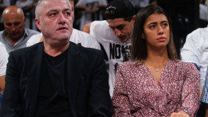 Rodio se u Sarajevu i odrastao na Alipašinom polju, u porodici iza sebe ima pravu sportsku dinastiju