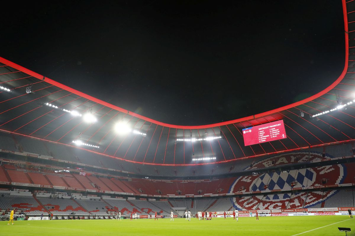 Priroda našla put do tribina Bayernovog stadiona: Maslačak niče iz betona na Allianz Areni