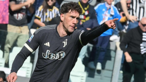 "Trener ga ne podnosi" - Dušan Vlahović pakuje kofere, januar donosi spektakularan transfer