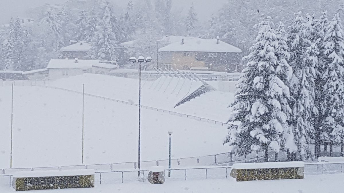 NK Bosna Visoko u problemima: Snijeg srušio krov na stadionu Luke