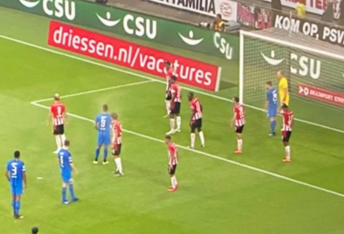 Dosta prašine podiglo se oko transparenta na utakmici PSV-a, navijači objasnili značenje