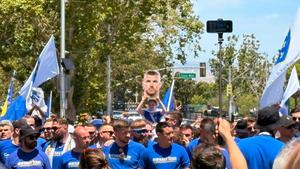 Euforija raste: Korteo bh. navijača ide prema stadionu u Santa Clari!